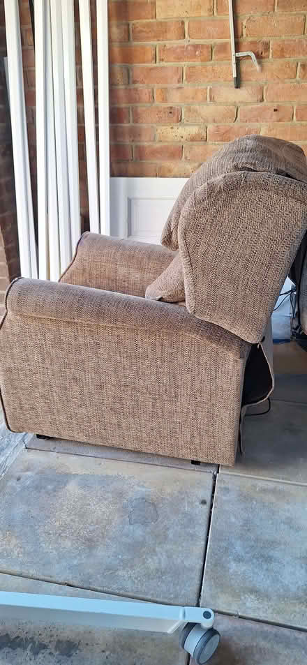 Photo of free Dual motor riser recliner (Fareham PO15) #2