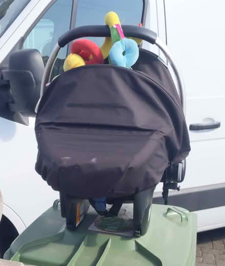 Photo of free Baby Car Seat (Can Deliver) (Welling DA16) #2