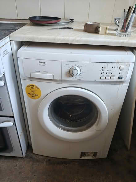 Photo of free washing machine (Friern Village N11) #1