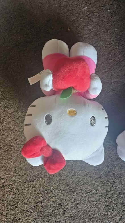 Photo of free Hello kitty picture and soft toy (Stopsley LU2) #2