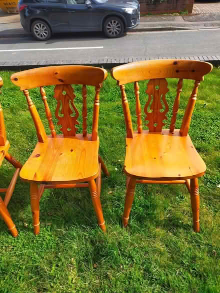 Photo of free Pine dining table and chairs (West Hitchin SG5) #3