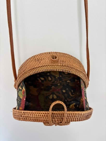 Photo of free Handbag in good condition (Highbury and Islington) #3