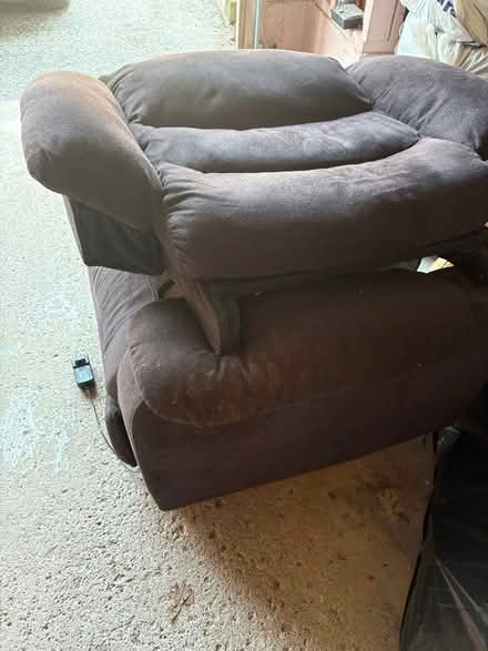 Photo of free Large massage chair (L5L 5P5) #3