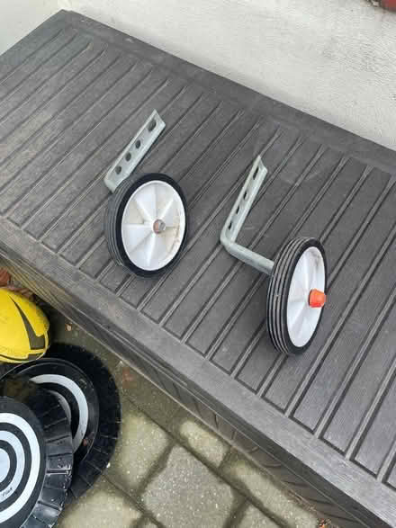 Photo of free Bike stabilisers (Wallasey CH45) #1
