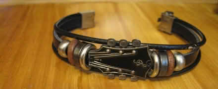 Photo of free Small Bracelet Guitar theme (Old Kesgrave IP5) #4