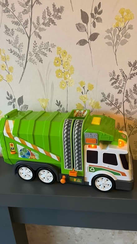 Photo of free Toy Garbage Truck (S350DD, Wharncliffe Side) #1