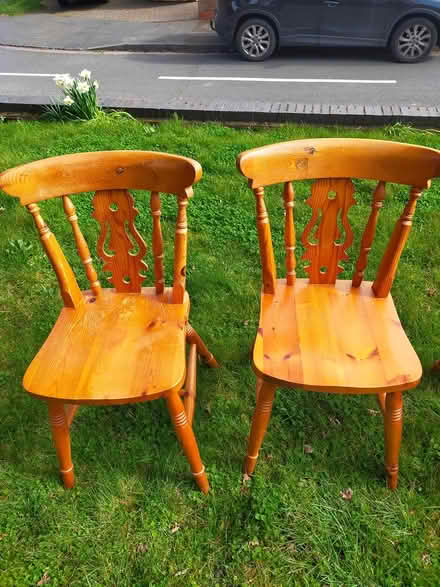 Photo of free Pine dining table and chairs (West Hitchin SG5) #2