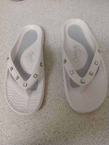 Photo of free Flip flops with toe posts (Meadowvale and 401 area) #2