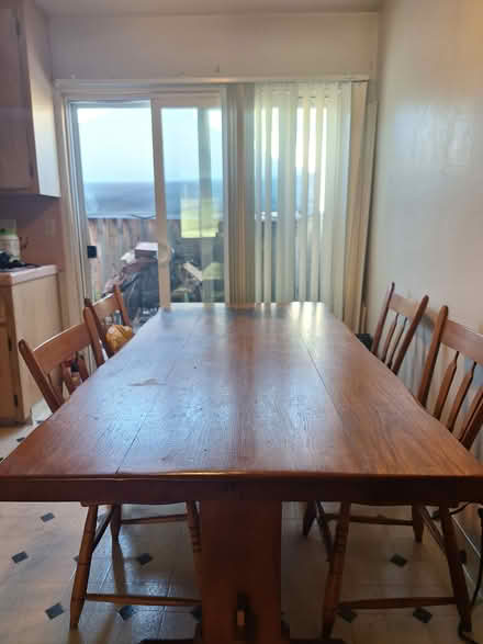Photo of free table and 5 chairs (Off Bernardo and El Camino) #2