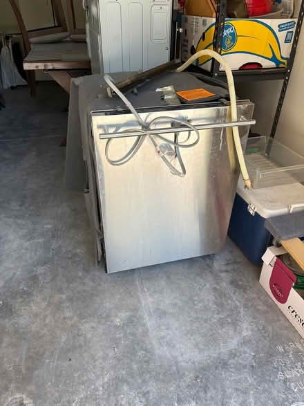 Photo of free oven, microwave, dishwasher (Green River) #2