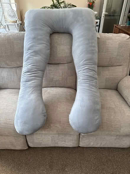 Photo of free U shaped pillow/ Pregnancy pillow (Dogsthorpe PE1.) #1