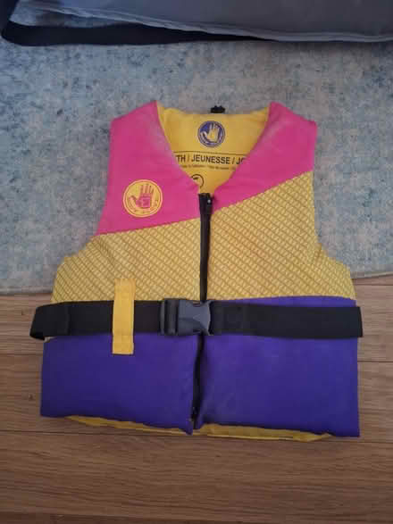 Photo of free Youth Lifejacket (Warden/St. Clair) #1