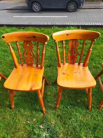 Photo of free Pine dining table and chairs (West Hitchin SG5) #4