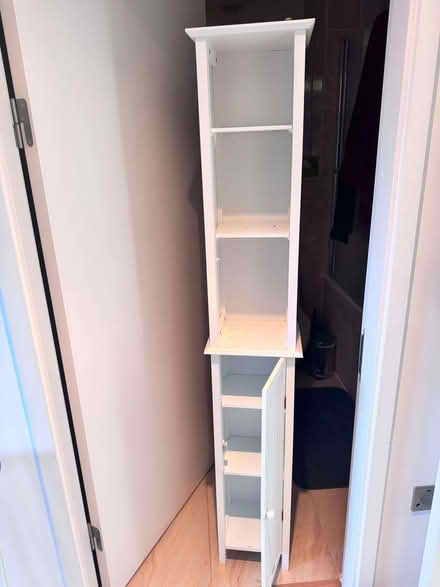 Photo of free Small wooden cabinet (Putney SW15) #1