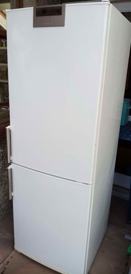 Photo of free Siemens fridge freezer family size (Carnforth LA5) #1