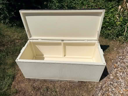 Photo of free Blanket Box (TA10 Aller) #3