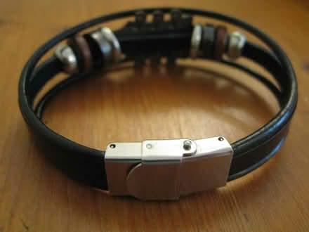 Photo of free Small Bracelet Guitar theme (Old Kesgrave IP5) #1