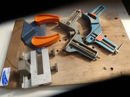 Photo of free assorted woodworking jigs (Whitestake PR4) #1