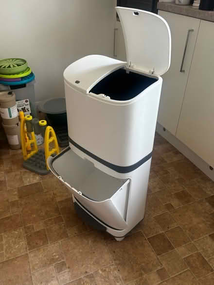 Photo of free Double bin (Arborfield RG2) #1