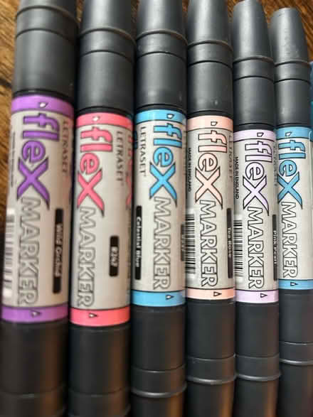 Photo of free Some art/craft Pens (Hecky WF16) #3