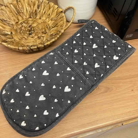 Photo of free Heart Oven Mitt (Congleton) #1