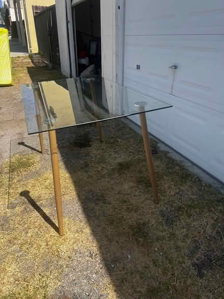 Photo of free Glass dinner tablr (1028 17th St, Santa Monica) #1
