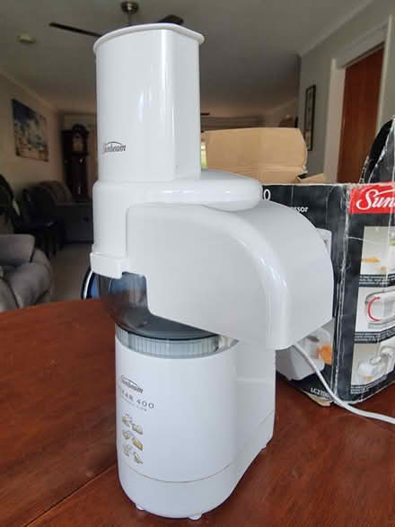 Photo of free Sunbeam Oskar 400 Food Processor (Near Hue Hue Rd Jilliby) #3