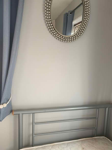 Photo of free Single bed (Lu4 9uf) #2