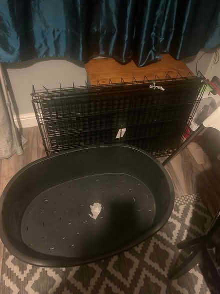 Photo of free Dog bed and crate (Wolverhampton penn fields) #2