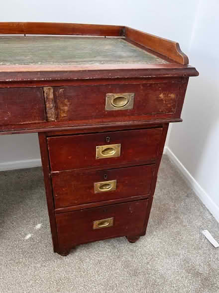 Photo of free Old desk (Caversfield OX27) #2