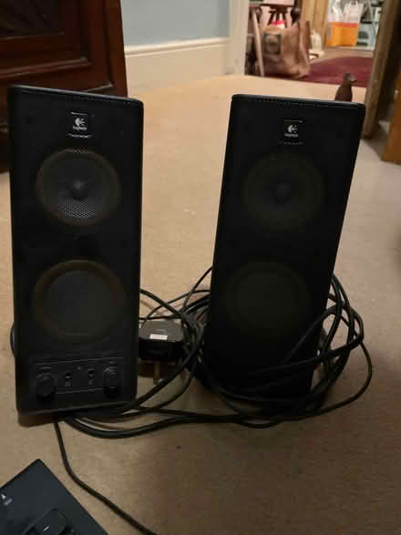 Photo of free Monitor, speakers and ‘mice’ (Prime Ministers MK41) #3