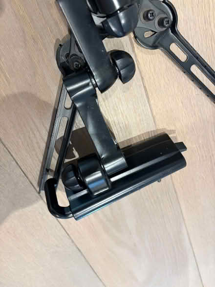 Photo of free TV wall mounting bracket - fully adjustable (Cutteslowe OX2) #2