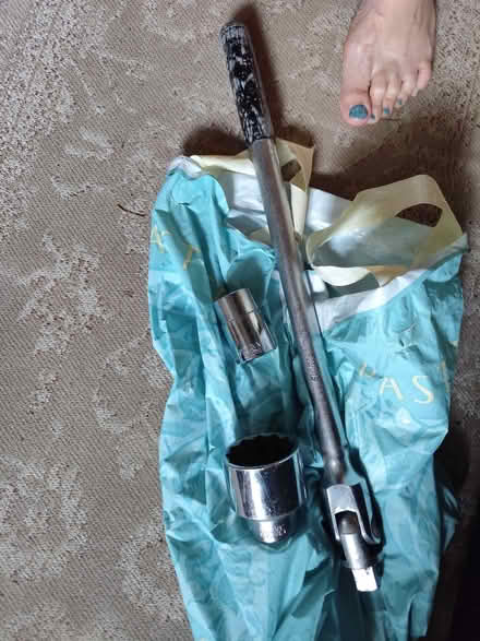 Photo of free 3/4 drive wrench handle etc (Gidea Park RM11) #1