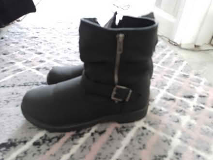 Photo of free Size 6 boots #2 (Bennetts end HP3) #3