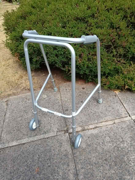 Photo of free Zimmer frame (Bramhall SK7) #1