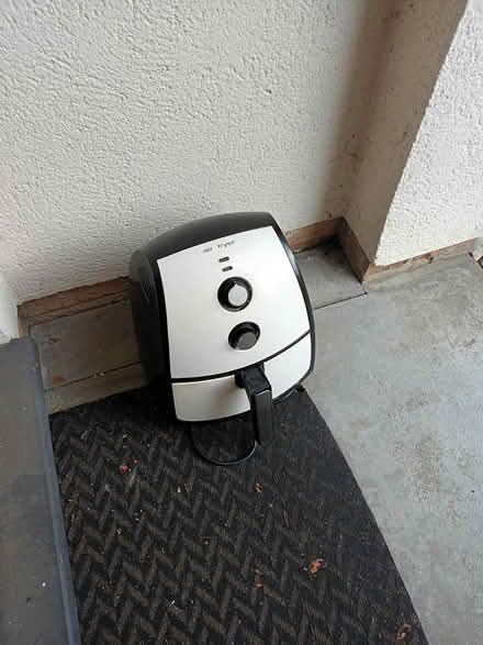 Photo of free Air fryer (Portsmouth PO6) #1
