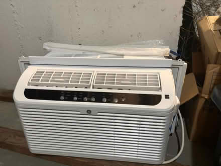 Photo of free Window Air Conditioner (near Bradley Memorial Hospital) #1