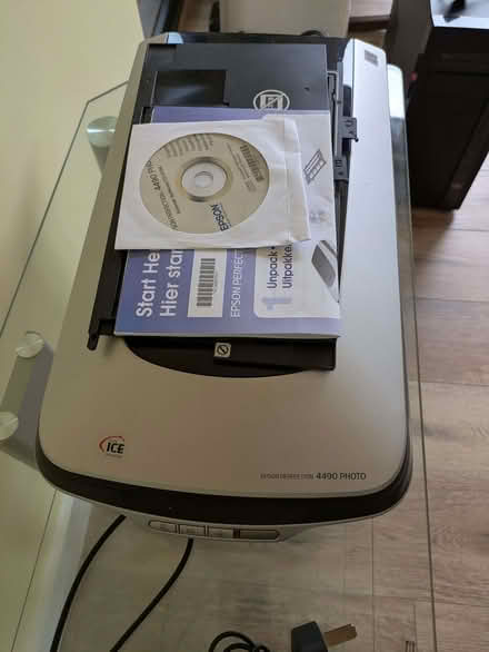Photo of free EPSON PERFECTION 4490 Photo Flatbed Scanner (Old Woking GU22) #1