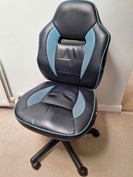 Photo of free Gaming/office chair (Hurst RG10) #1