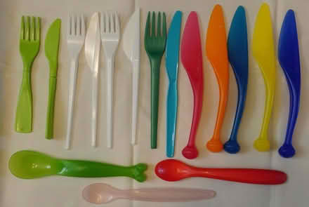 Photo of free Sixteen Pieces of Plastic Cutlery (Walkley S10) #1