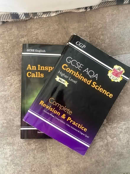 Photo of free GCSE revision books (Forest green) #1