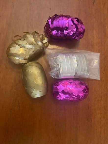 Photo of free Gift wrap curling ribbons (Battersea SW8) #1