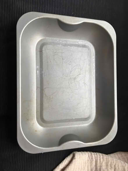 Photo of free Saucer, grater and baking pan (Dennistoun G31) #2