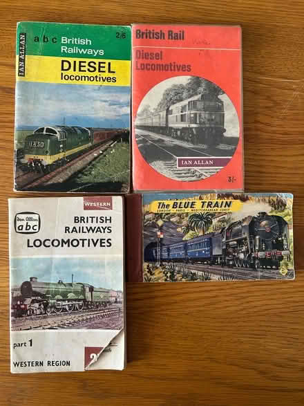 Photo of free 4 little vintage books about trains (Windsor SL4) #1