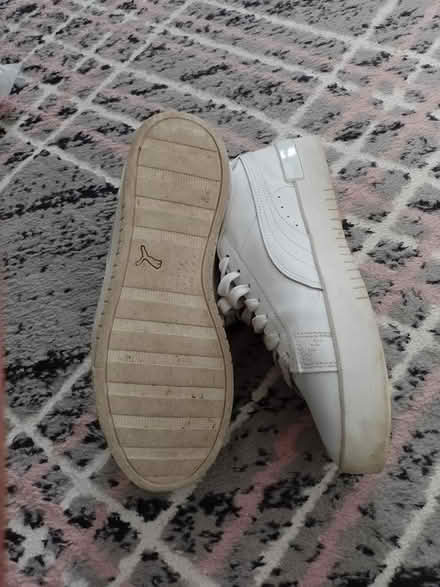 Photo of free Trainers size 5.5 (Bennetts end HP3) #1