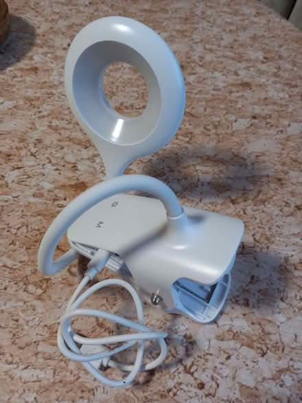 Photo of free clip on desk lamp (Putnoe MK41) #1