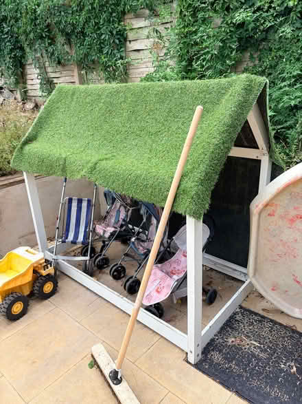 Photo of free White wood frame for floorbed/playhouse (East Dulwich SE22) #1