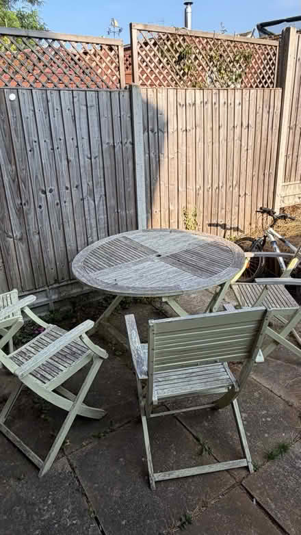 Photo of free Garden table and set of five chairs (Leighton Buzzard LU7) #2