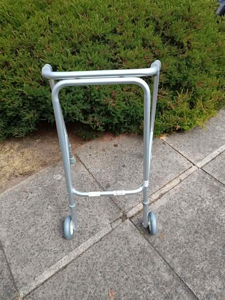 Photo of free Zimmer frame (Bramhall SK7) #2