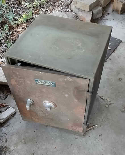 Photo of free vintage safe broken handle (Brettonwoods Oak Cliff) #2